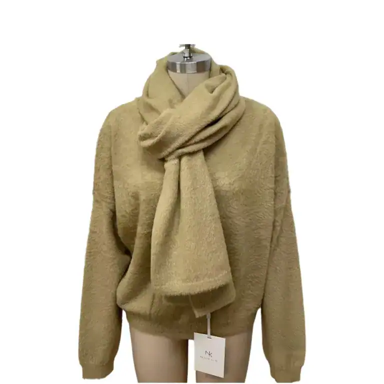 Beige wool scarf and sweater set displayed on a mannequin, perfect for winter fashion, from nbfish-fashion.com.