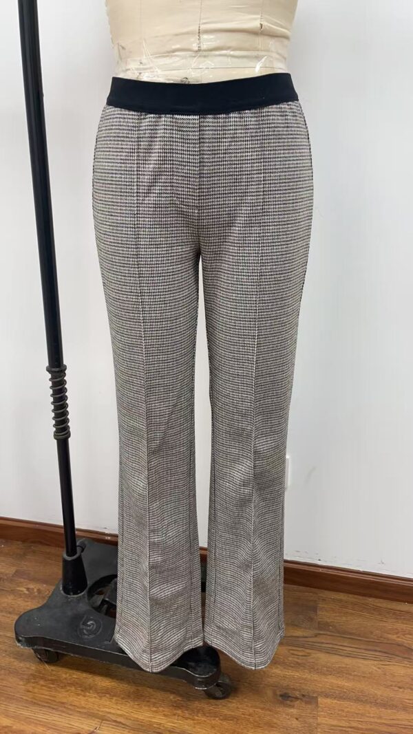 Women's checkered trousers with a high waist and wide-leg fit, suitable for professional or casual wear, displayed on a mannequin.