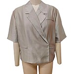 Stylish women's blazer in beige with a modern design, featuring a lapel collar and short sleeves, perfect for casual or professional wear.