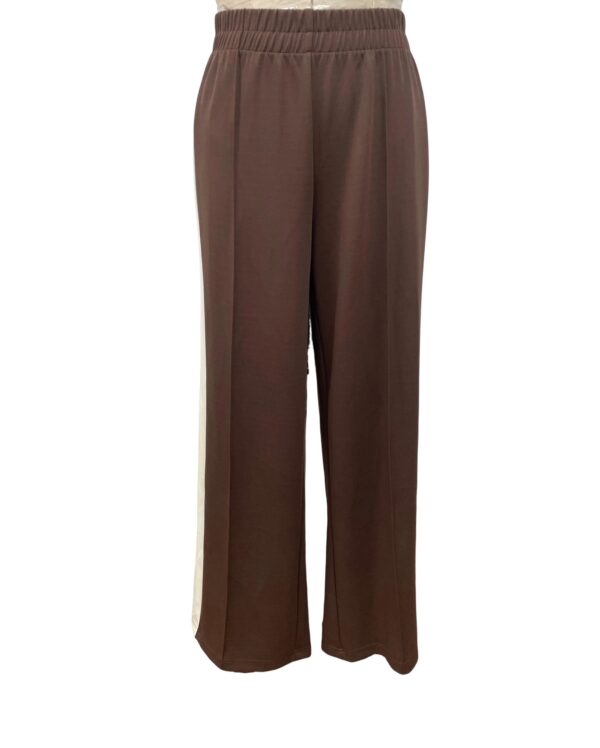 Stylish brown wide-leg pants with elastic waistband, perfect for casual or office wear, made from comfortable fabric, available at nbfish-fashion.com.