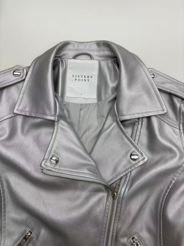 Stylish silver leather jacket with zipper and shoulder epaulets, perfect for fashion-forward women. High-quality material and trendy design.